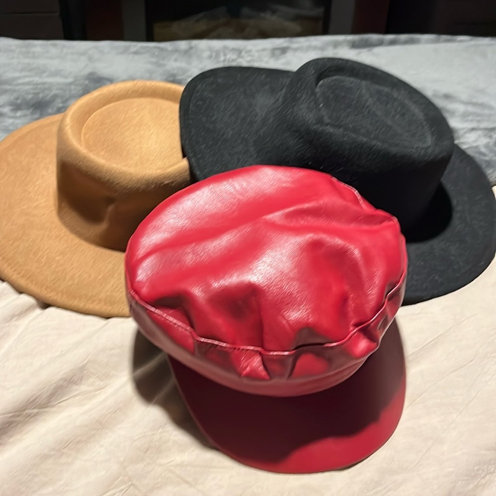 Three fall style hats brand new with out tags